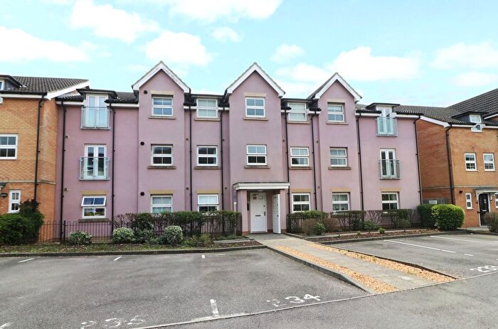 2 Bedroom Flat For Sale In White's Way, Hedge End, SO30
