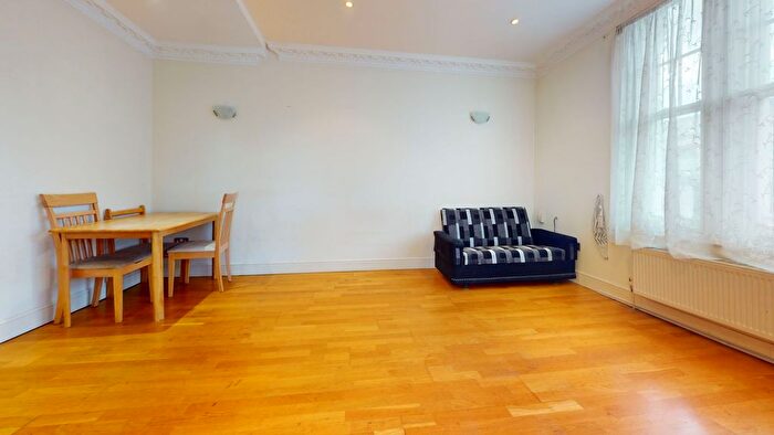 2 Bedroom Flat To Rent In Woolwich Road, London, SE10