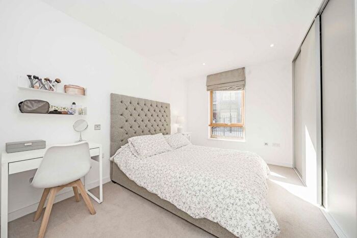 1 Bedroom Flat For Sale In Compton Avenue, London, N1