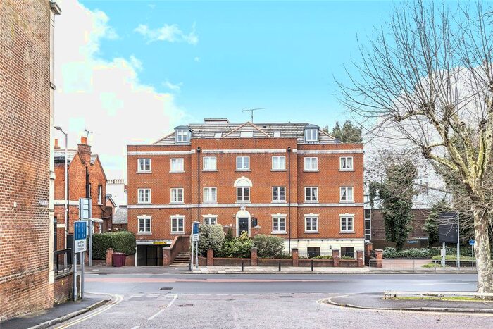 2 Bedroom Flat To Rent In Castle Gate, Castle Street, Reading, Berkshire, RG1