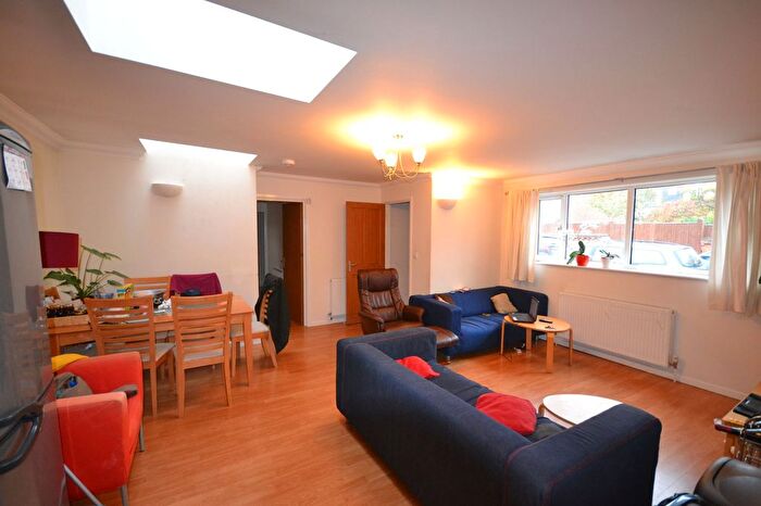 3 Bedroom Flat To Rent In Addington Road, Reading, RG1