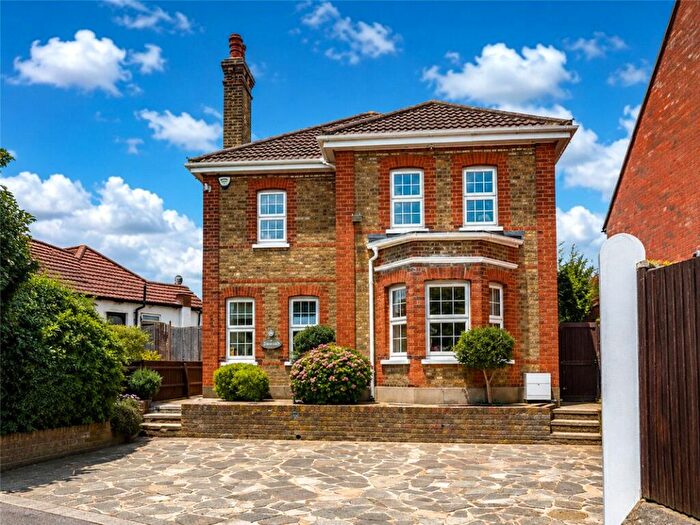 4 Bedroom Detached House For Sale In Chelsfield Road, Orpington, Kent, BR5