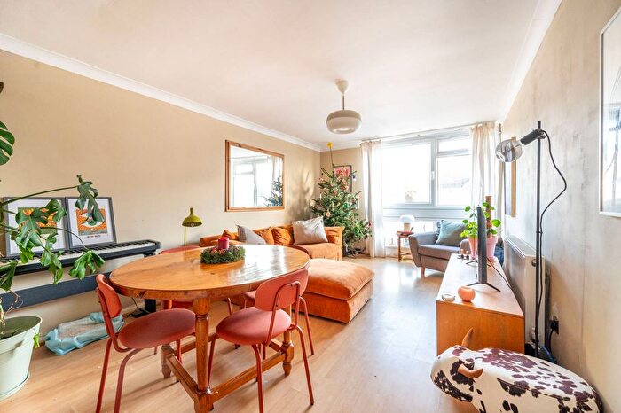 2 Bedroom Flat To Rent In Walthamstow, Walthamstow, London, E17