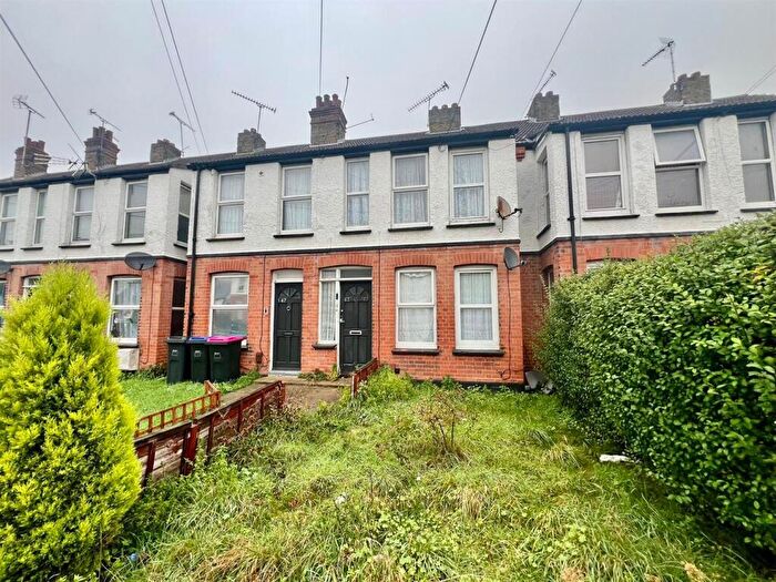 1 Bedroom Flat To Rent In Carlingford Drive, Westcliff-On-Sea, SS0