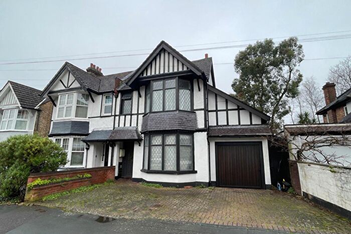 2 Bedroom Flat For Sale In Cumnor Road, South Sutton, SM2