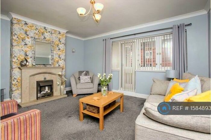 3 Bedroom Flat To Rent In Glasgow, Glasgow, G11