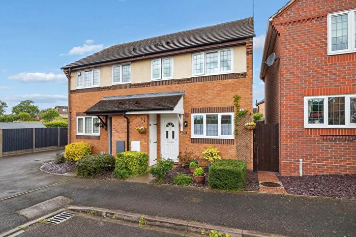 3 Bedroom Semi-Detached House For Sale In Wingate Drive, Ampthill, MK45