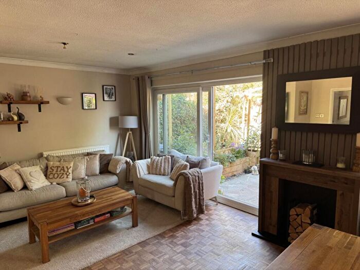 4 Bedroom House To Rent In Lewins Road, Surrey, KT18