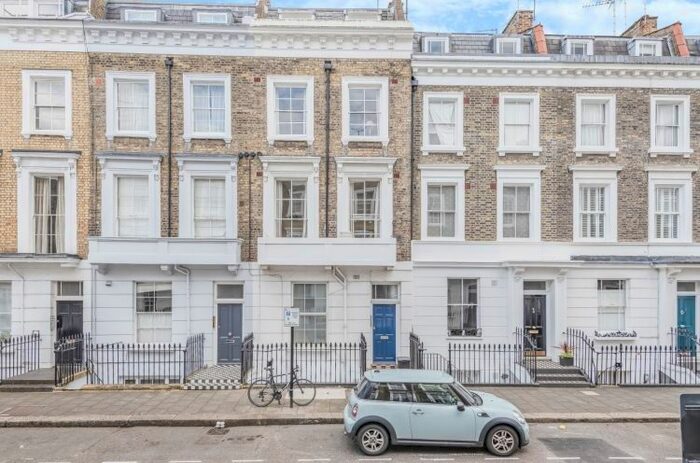 2 Bedroom Flat To Rent In Moreton Place, London, SW1V