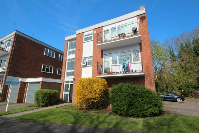 2 Bedroom Flat To Rent In Hilgay, Guildford, GU1