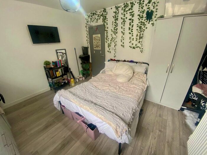 1 Bedroom Flat To Rent In Off Hawthorne Avenue, Uplands, Swansea, SA2