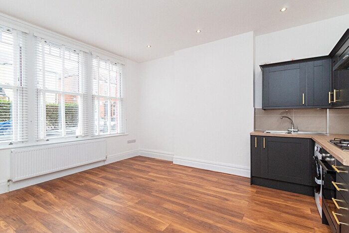 1 Bedroom Flat To Rent In Olive Road, Cricklewood, London, NW2