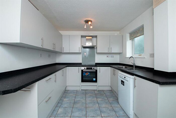 2 Bedroom House To Rent In Robins Hill, Coffee Hall, Milton Keynes, MK6