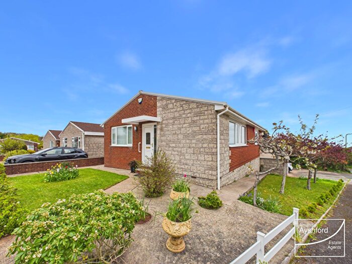 3 Bedroom Detached Bungalow For Sale In White Close, Preston, Paignton, TQ3