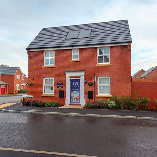 3 Bedroom Semi-Detached House To Rent In Peregrine Cresent, Longridge, Lancashire, PR3