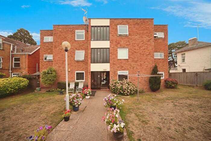 1 Bedroom Flat For Sale In Greenway Road, Taunton, TA2