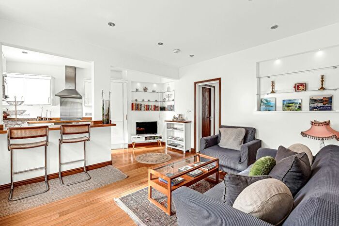 1 Bedroom Flat To Rent In Flat, Mall Chambers, Kensington Mall, Notting Hill, London, W8