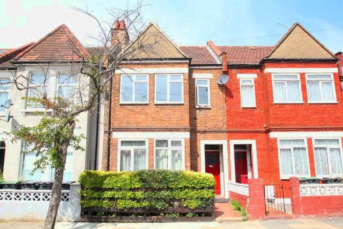 2 Bedroom Flat To Rent In Sirdar Road, London, N22