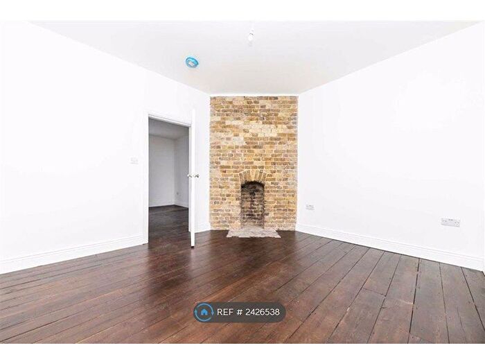 2 Bedroom Flat To Rent In Museum House, London, E2