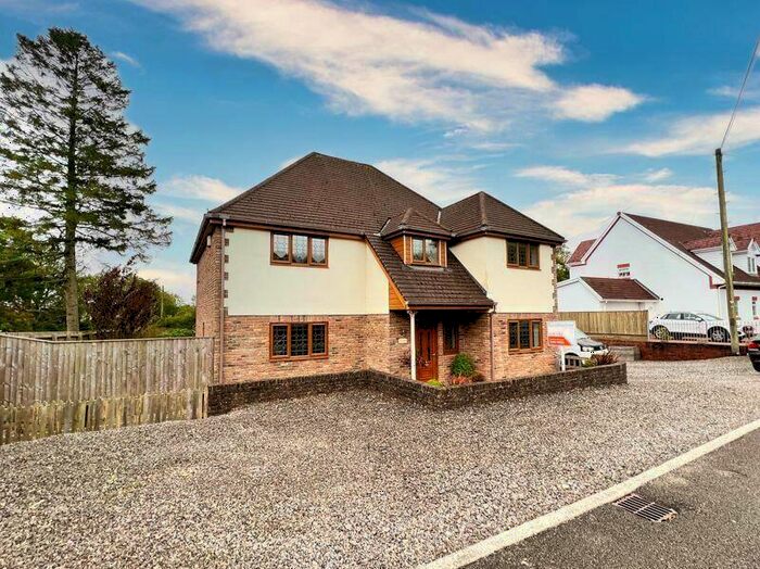 4 Bedroom Detached House For Sale In High Street, Heol-Y-Cyw, Bridgend, CF35