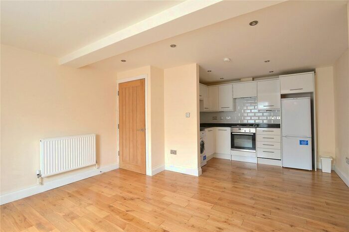 1 Bedroom Flat To Rent In East Dulwich Road, East Dulwich, London, SE22