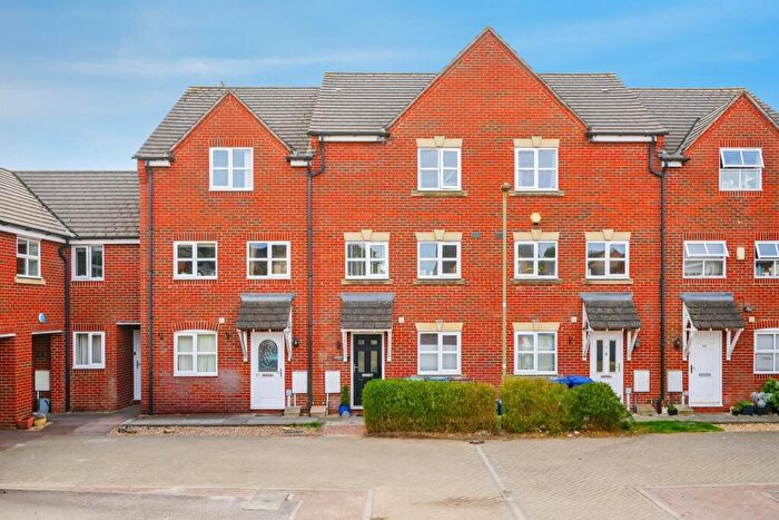 4 Bedroom Terraced House For Sale In Butterbur Gardens, Bicester, OX26