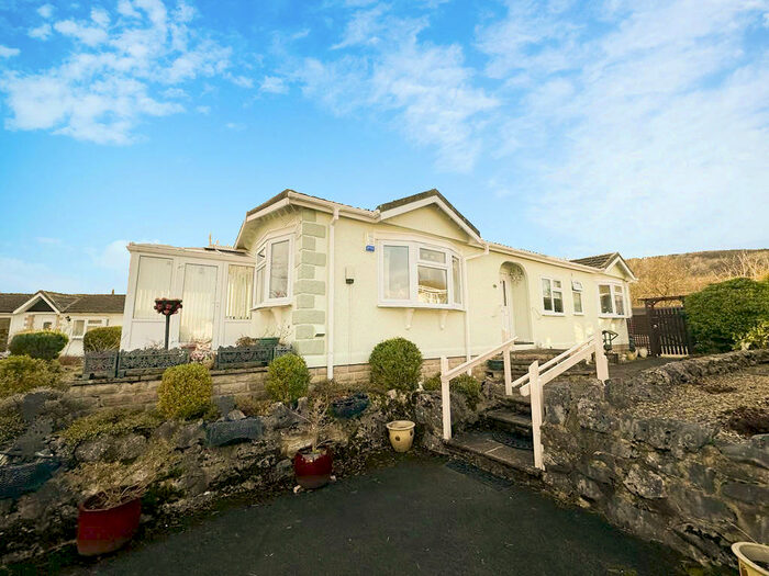 3 Bedroom Park Home For Sale In Kiln Drive, Long Ashes, BD23