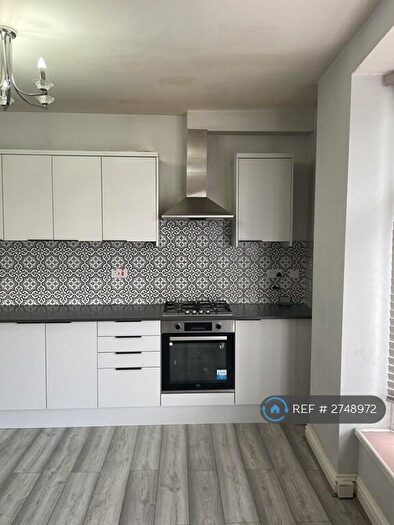 2 Bedroom Flat To Rent In York Place, Ilford, IG1