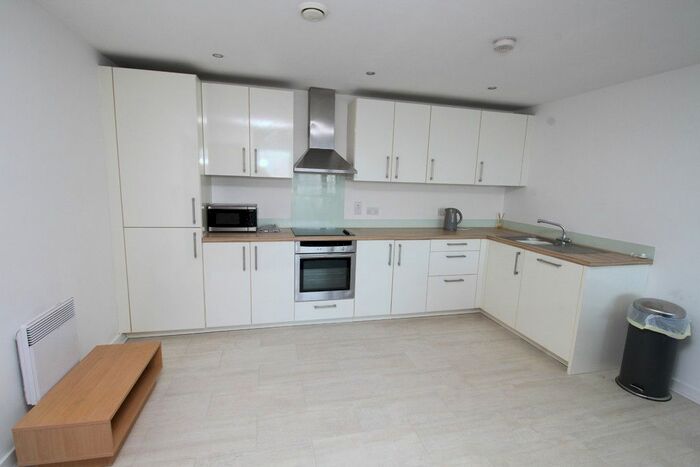 2 Bedroom Flat To Rent In Railway Street, Hull, HU1
