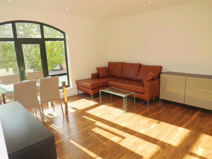 1 Bedroom Flat To Rent In Corner Hall, Hemel Hempstead, HP3