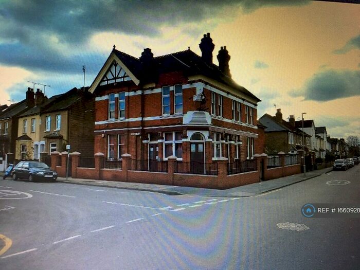 5 Bedroom Flat To Rent In The Kelly Arms, Kingston Upon Thames, KT1