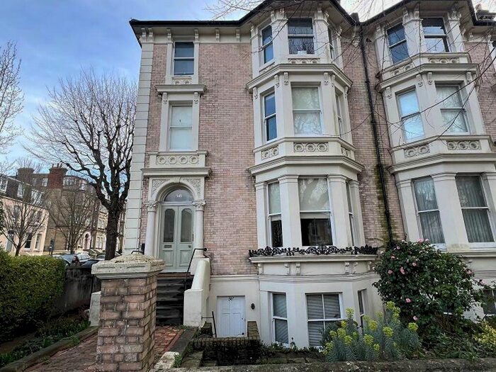 Flat To Rent In Denmark Villas, Hove, BN3