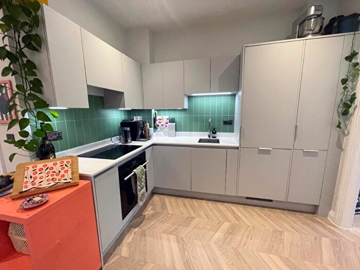 2 Bedroom Flat To Rent In Christchurch, Dorset, BH23