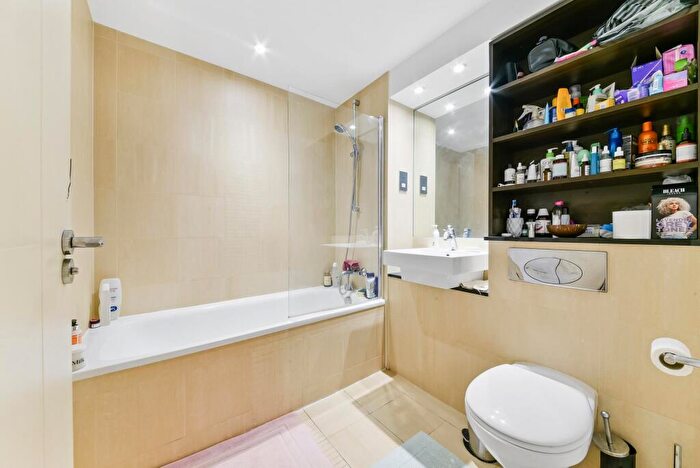 1 Bedroom Apartment For Sale In Forge Square, Canary Wharf, E14