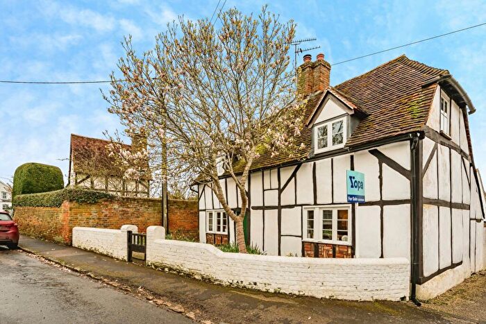 4 Bedroom Detached House For Sale In Lower Street, Aylesbury, HP22