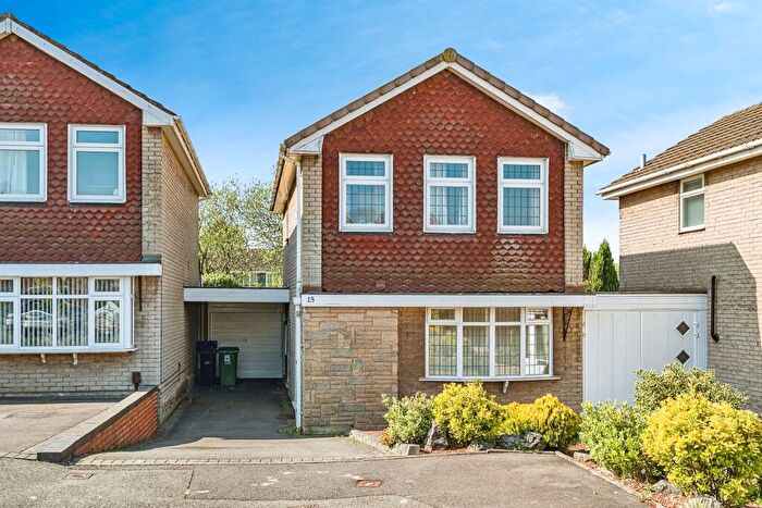 3 Bedroom Link Detached House For Sale In Wombourne Close, Dudley, DY3