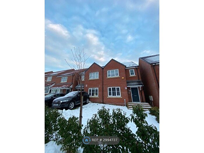 3 Bedroom Semi-Detached House To Rent In Brook Rise, Morley, Leeds, LS27