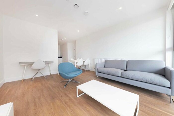 2 Bedroom Flat To Rent In Green Street, North Acton, NW10