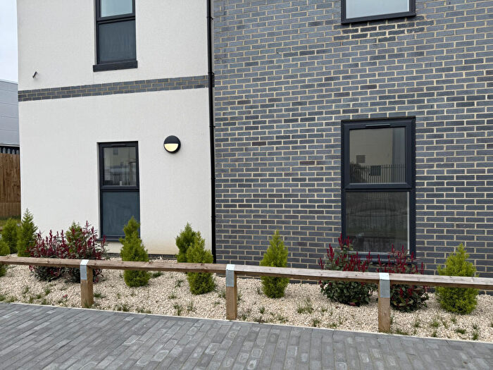 2 Bedroom Apartment To Rent In Garsington Road, Oxford, Oxfordshire, OX4