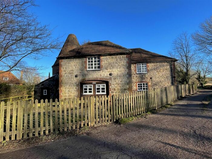 4 Bedroom Detached House To Rent In Great Chart, Ashford, TN23