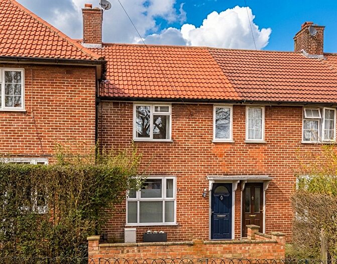 2 Bedroom Terraced House For Sale In Hall Drive, Hanwell, London, W7