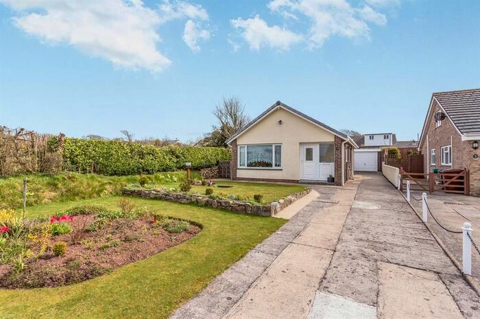 2 Bedroom Bungalow To Rent In Ryeland Close, Wembury, Plymouth, PL9