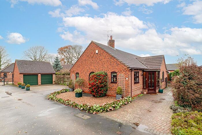 4 Bedroom Detached Bungalow For Sale In Chestnut Copse, London Road, Newark, NG24