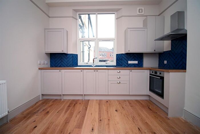 2 Bedroom Flat To Rent In Richmond Road, Cardiff, CF24