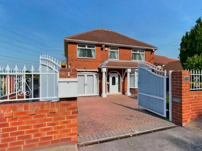 4 Bedroom Detached House To Rent In Dewsbury Road, Wakefield, West Yorkshire, WF2