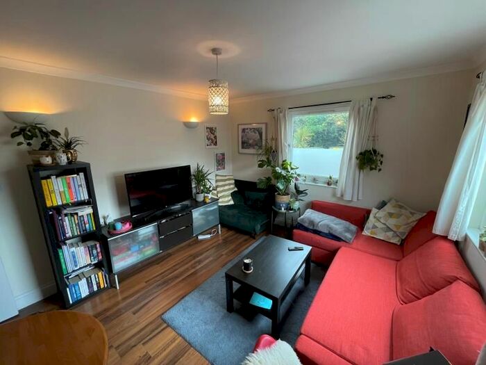 1 Bedroom Flat To Rent In Queens Ride, London, SW13