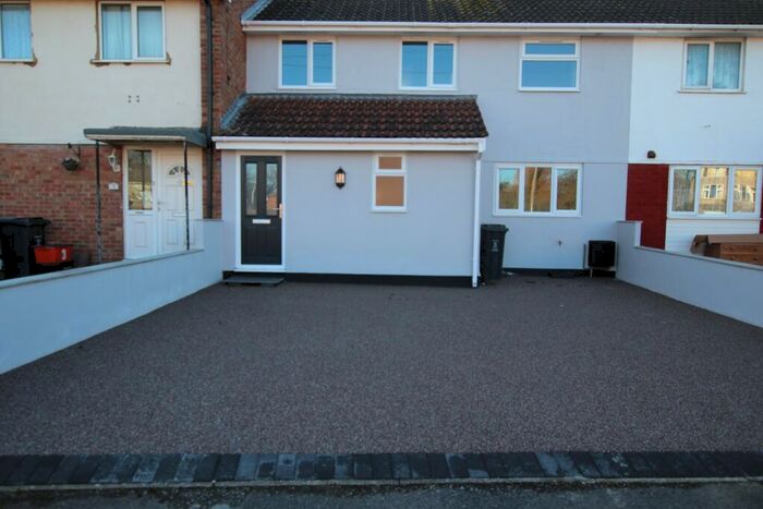 3 Bedroom Terraced House To Rent In Hazlemere Close, Park South, SN3