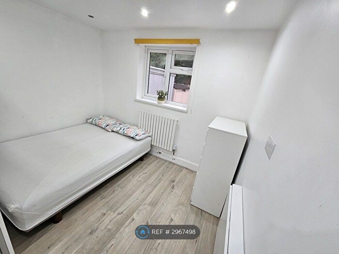 Studio To Rent In Including All Bills In Bushey Heath, Bushey Heath, WD23