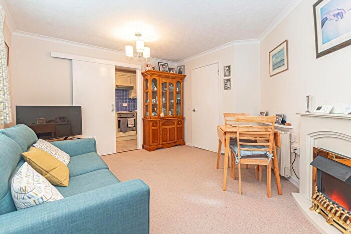 1 Bedroom Flat For Sale In The Furlong, King Street, Tring, HP23