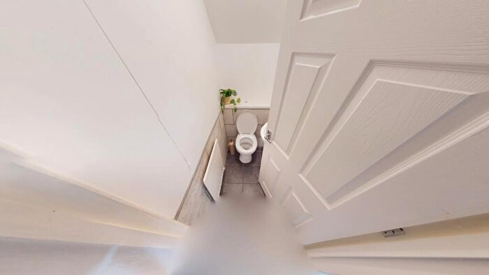6 Bedroom Terraced House To Rent In Matlock Court, Nottingham, NG1